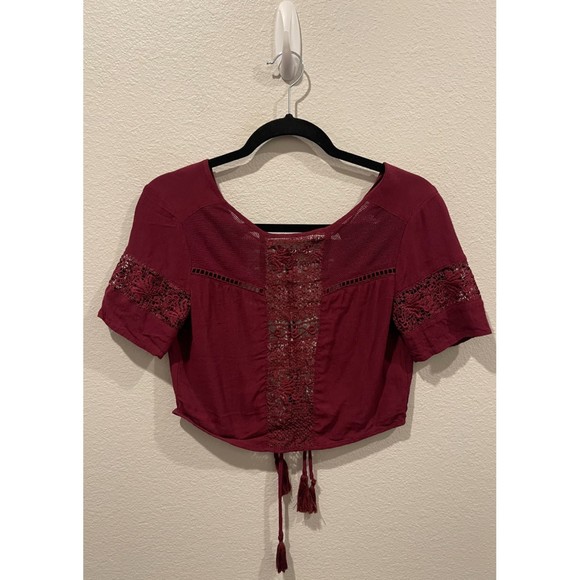 KENDALL & KYLIE Burgundy Short Sleeve Open Back Cropped Top - Picture 1 of 6